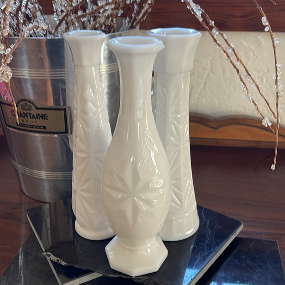 Vintage Hoosier Milk Glass Vases One Set of Three (3) - Picture 9 of 12